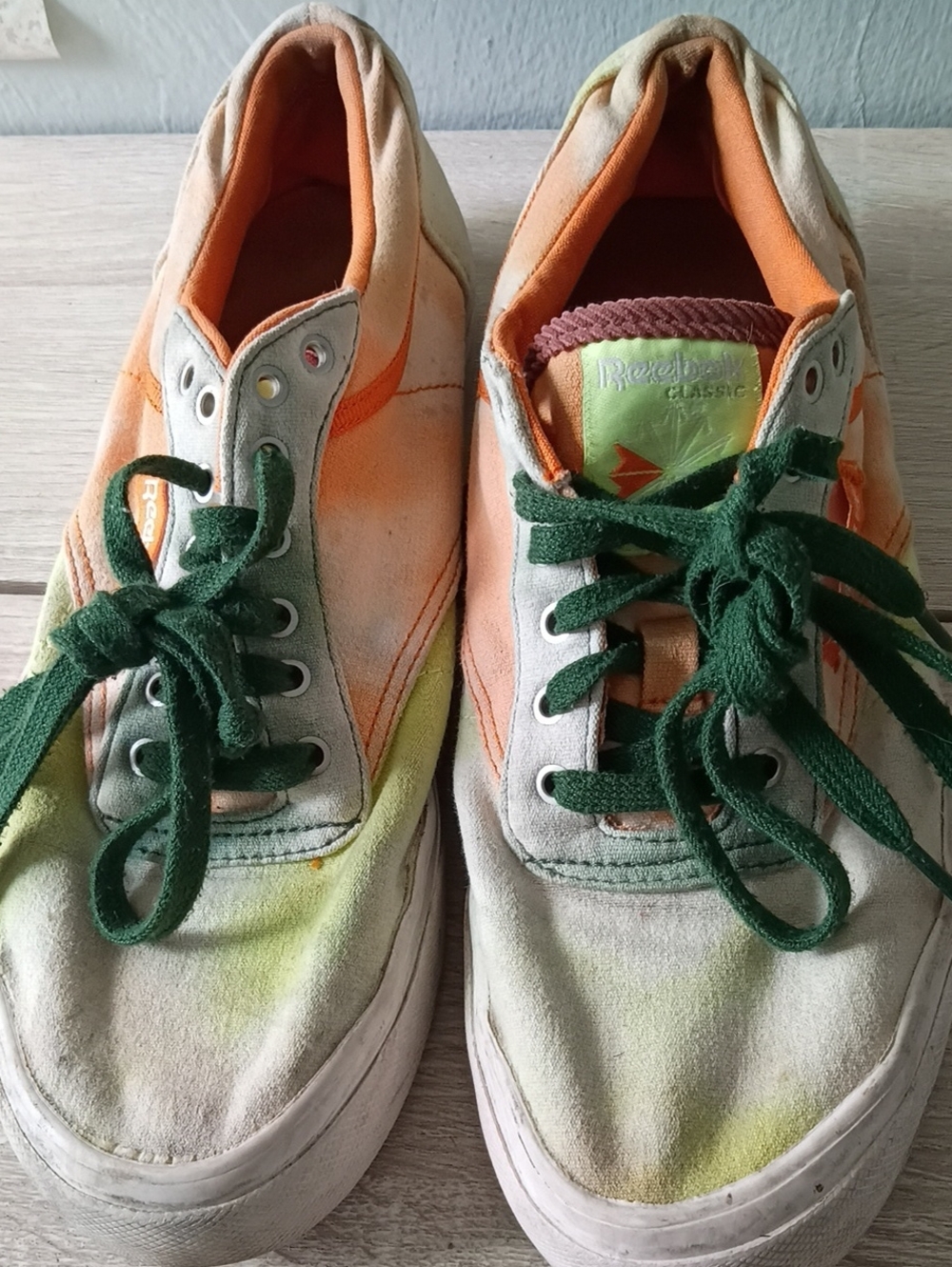 Reebok Low-Top Sneakers in Cream, Orange & Green